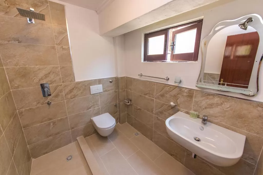 Kolaveri Resort - villa QDPL room-2.jpg